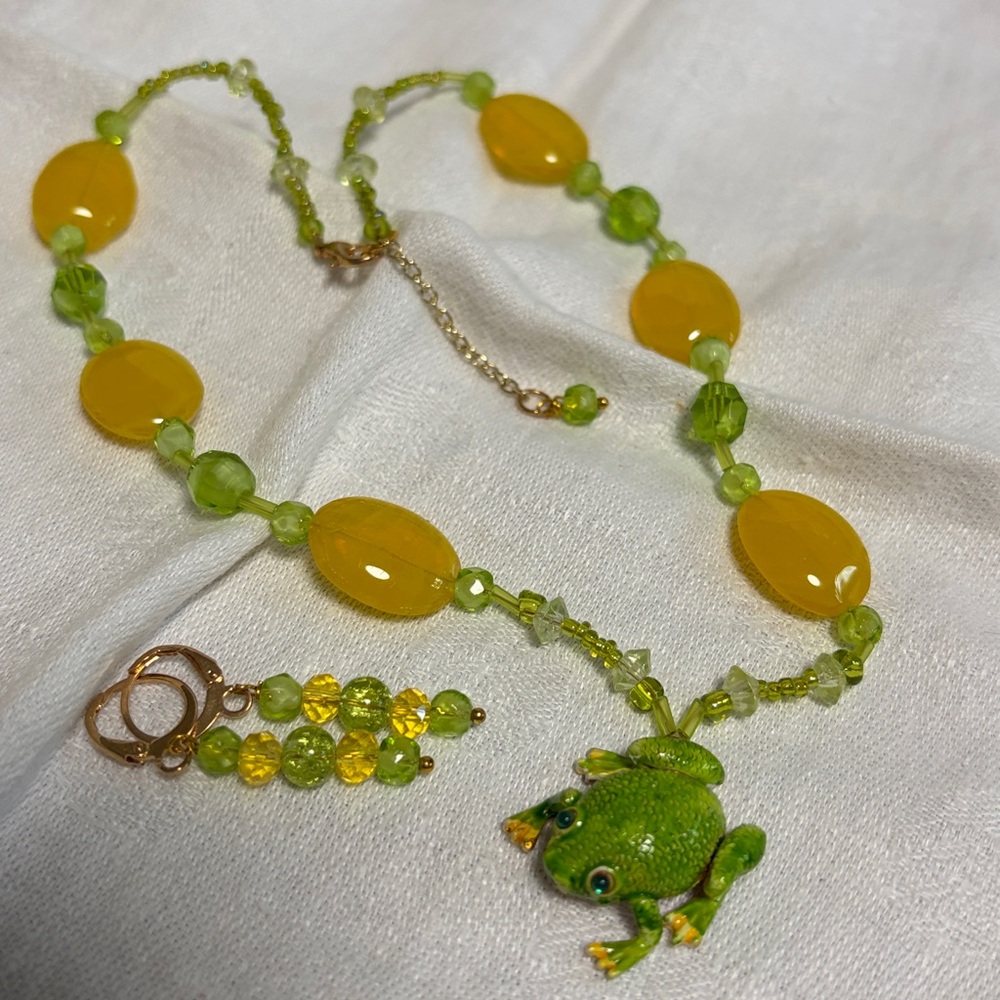 Vintage Green Frog Necklace & Earrings with Vintage Glass Yellow & Green Accents - Picture 2 of 6